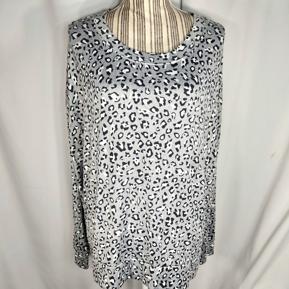 Secret Treasures NWOT Grey Black Animal Print Long Sleeve PJ Top Plus Size 2X